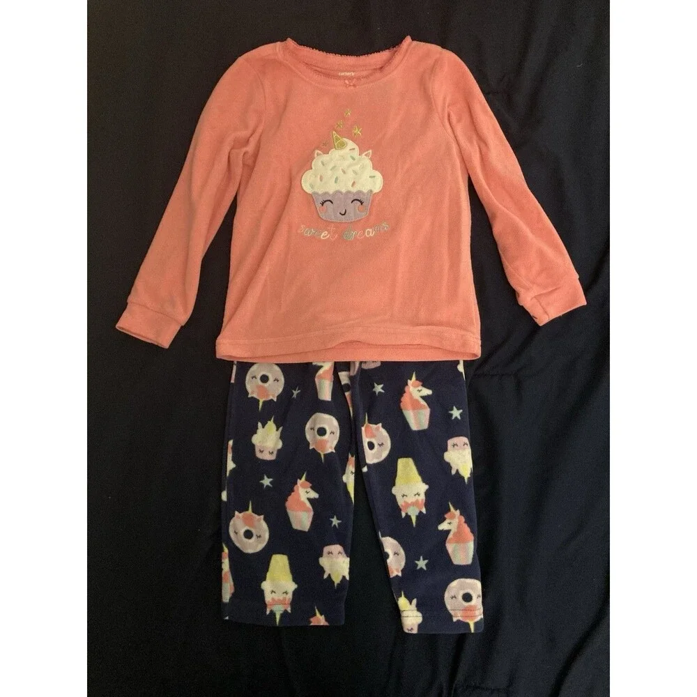 4T Carter’s girl clothes - 2 piece outfit | unicorn cupcake theme | fleece